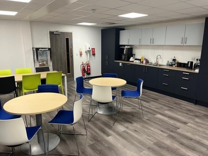 1 Miles Road, Basildon for lease - Building Photo - Image 3 of 8