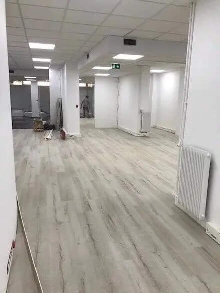 7 Rue Nicolas Roret, Paris for lease - Interior Photo - Image 2 of 6