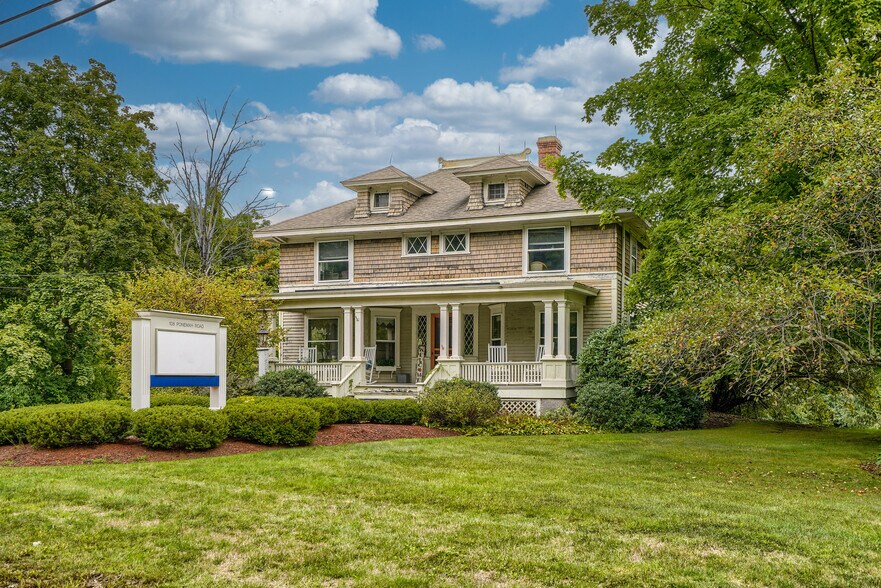 108 Ponemah Rd, Amherst, NH 03031