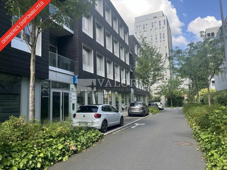 Office in Lyon for lease - Building Photo - Image 2 of 5