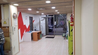 Retail in Barcelona, Barcelona for lease Interior Photo- Image 1 of 9