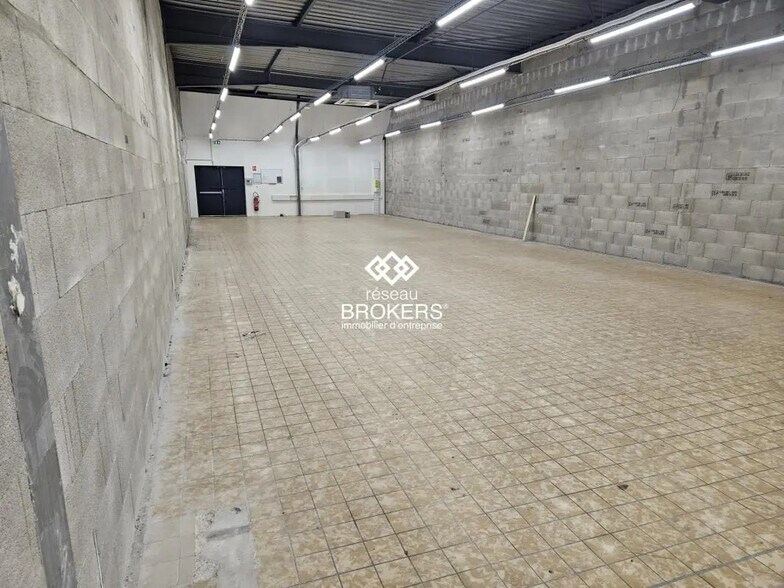 Retail in Bourg-en-Bresse for lease - Interior Photo - Image 3 of 7