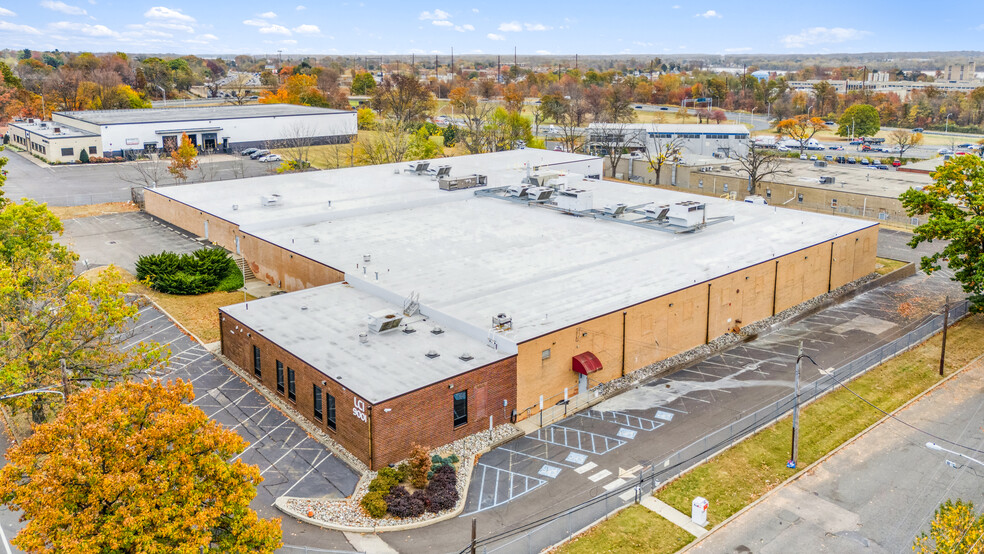 9001 Torresdale Ave, Philadelphia, PA for lease - Building Photo - Image 1 of 21