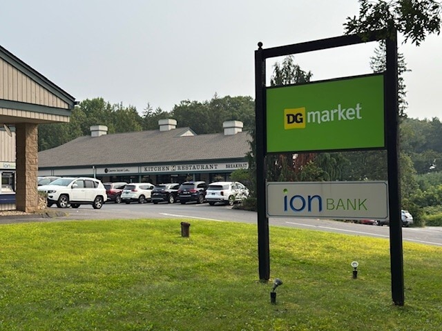 600 Middlebury Rd, Middlebury, CT for lease - Building Photo - Image 2 of 3