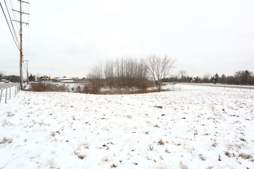 S Waverly Rd, Lansing, MI for sale - Primary Photo - Image 1 of 1