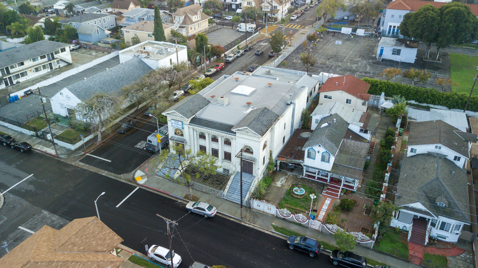 213 S Breed St, Los Angeles, CA for sale - Primary Photo - Image 1 of 4