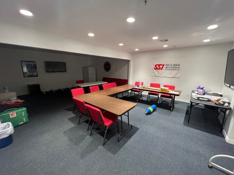 8540 E 41st St, Tulsa, OK for sale - Building Photo - Image 3 of 11