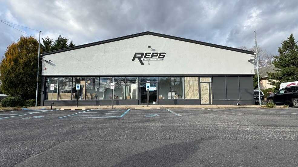 2343 Middle Country Rd, Centereach, NY for sale - Building Photo - Image 2 of 3