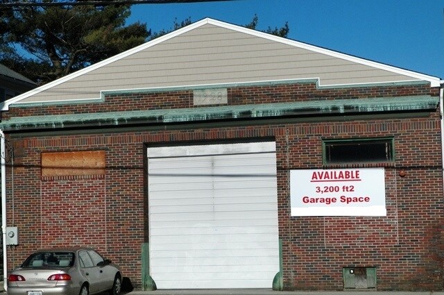 461 Douglas Ave, Providence, RI for lease - Building Photo - Image 1 of 12