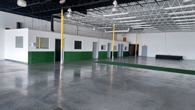 621-671 N University Blvd, Middletown, OH for lease Interior Photo- Image 2 of 4
