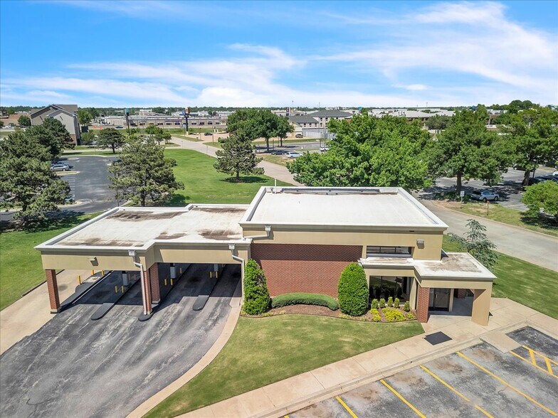 809 Cornell Pky, Oklahoma City, OK for sale - Building Photo - Image 2 of 27
