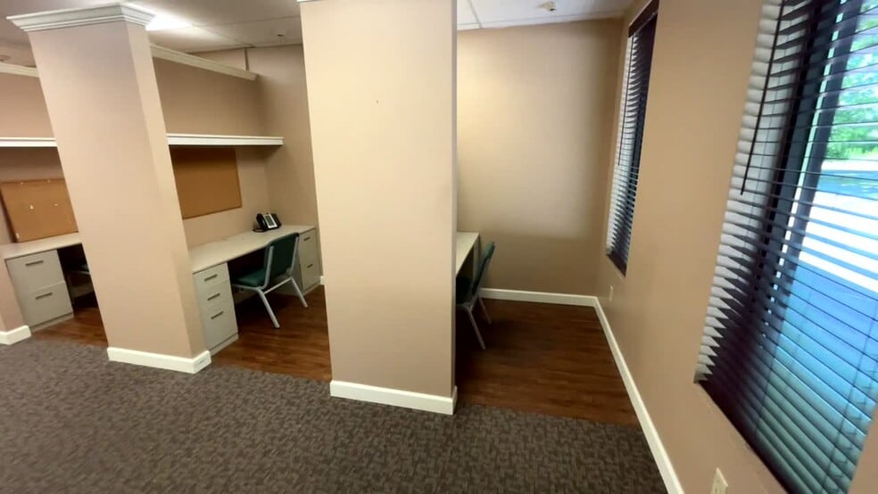 761-765 Middle Country Rd, Selden, NY for lease - Commercial Listing Video - Image 2 of 17