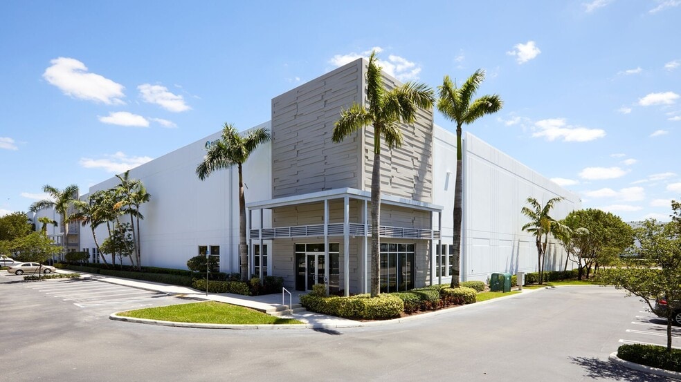 11230 NW 122nd St, Medley, FL for lease - Building Photo - Image 2 of 9