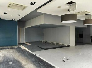 4-12 Boar Ln, Leeds for lease Interior Photo- Image 2 of 2