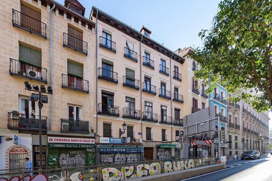 Multifamily in Madrid, Madrid for sale - Primary Photo - Image 1 of 1