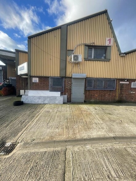 Hartington Rd, Southall for lease - Building Photo - Image 1 of 15