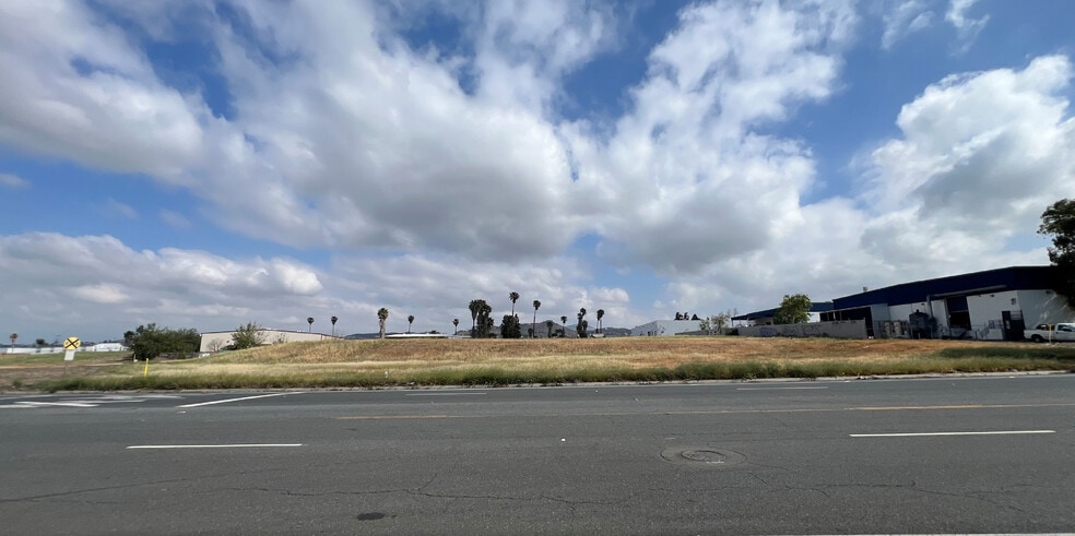 6875 Jurupa Ave, Riverside, CA for sale - Primary Photo - Image 1 of 1