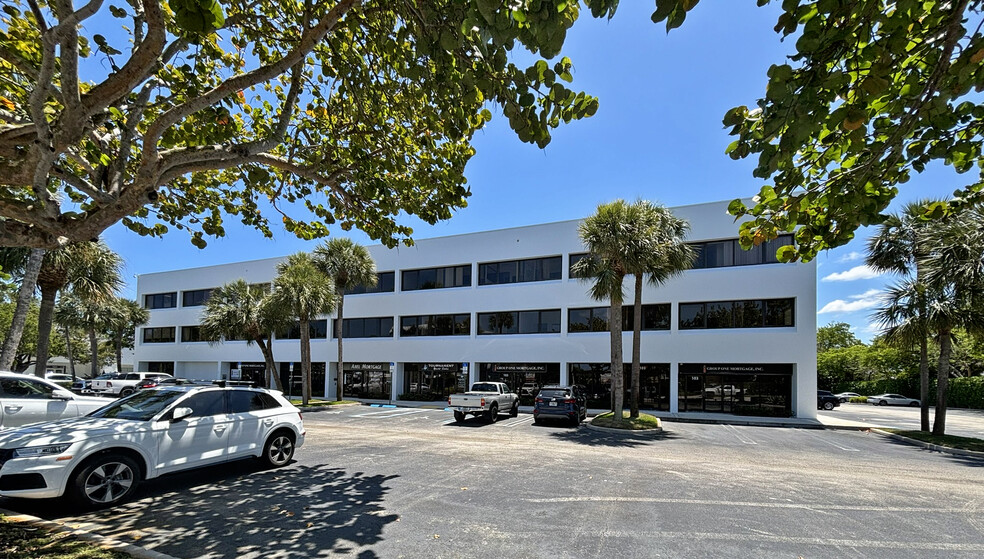 900 E Indiantown Rd, Jupiter, FL for lease - Building Photo - Image 1 of 10