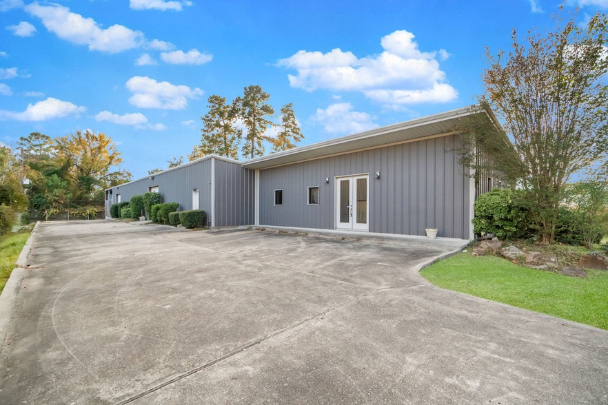 32219 Tamina Rd, Magnolia, TX for lease - Primary Photo - Image 3 of 29