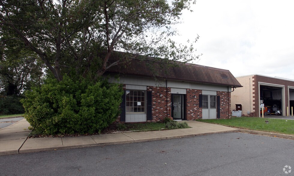 28231 Three Notch Rd, Mechanicsville, MD for sale - Primary Photo - Image 1 of 1