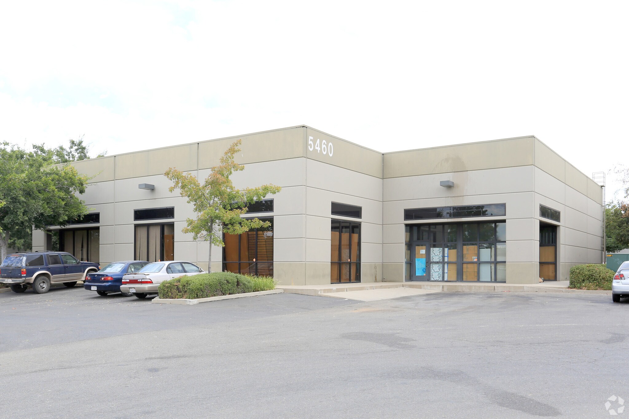 5460 Florin Perkins Rd, Sacramento, CA for lease Primary Photo- Image 1 of 51