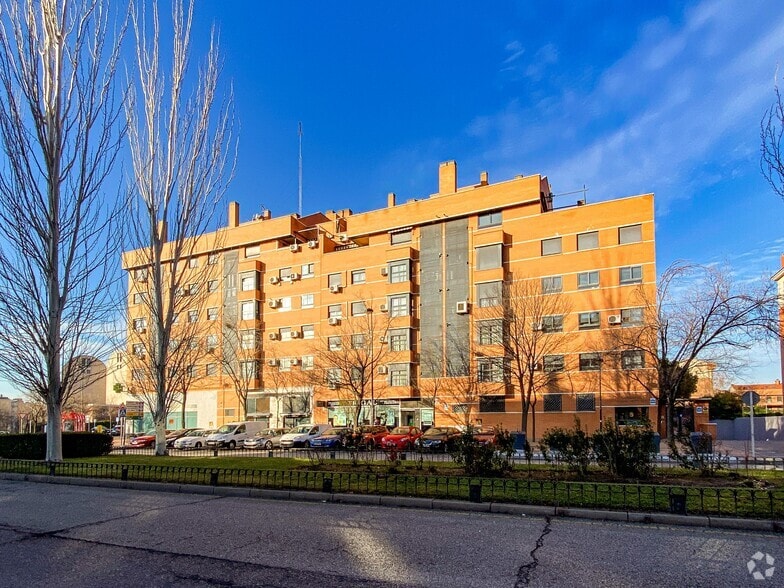 Calle Oslo, 18, Alcorcón, Madrid for sale - Building Photo - Image 1 of 2