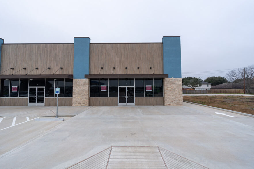 5080 Reading Rd, Rosenberg, TX for lease - Building Photo - Image 3 of 15