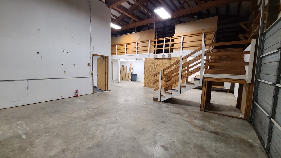 11781 Watertank Rd, Burlington, WA for lease - Interior Photo - Image 3 of 8