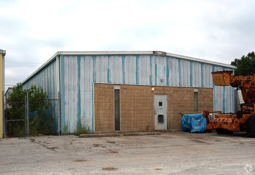 501-B N Redbud Ave, Broken Arrow, OK for lease - Building Photo - Image 2 of 4