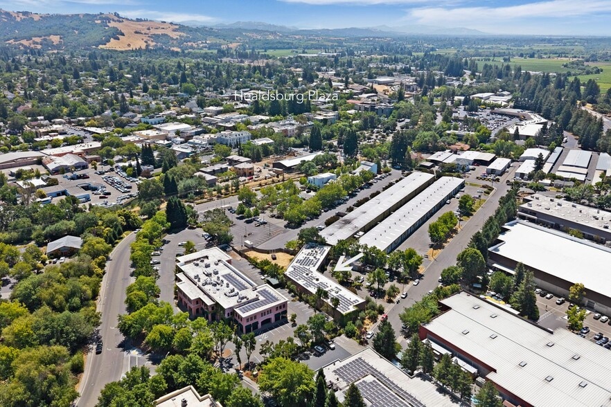 498 Moore Ln, Healdsburg, CA for lease - Building Photo - Image 2 of 5