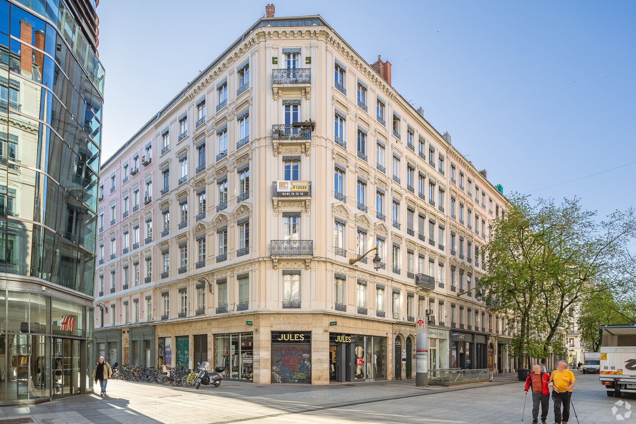 Office in Lyon for lease Primary Photo- Image 1 of 4