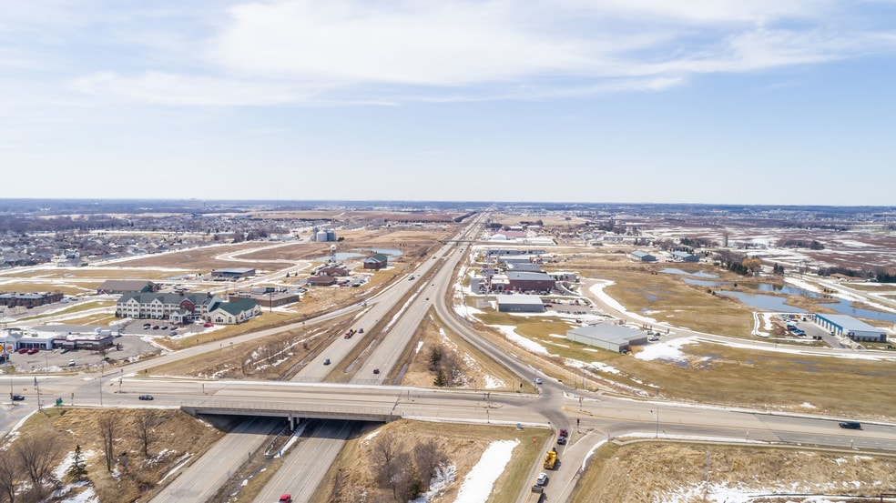 4001 Freedom Rd, Appleton, WI for sale - Primary Photo - Image 1 of 13