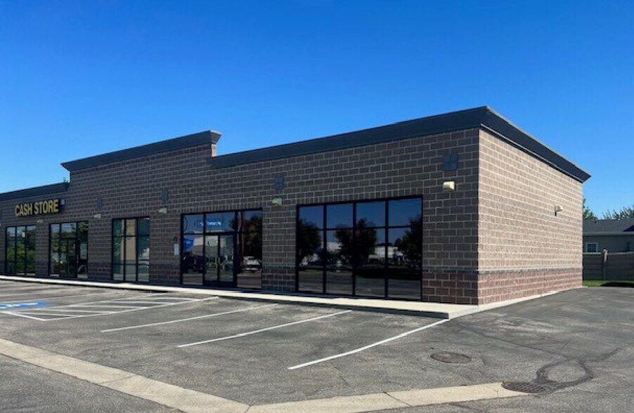 7470 W State St, Garden City, ID 83714