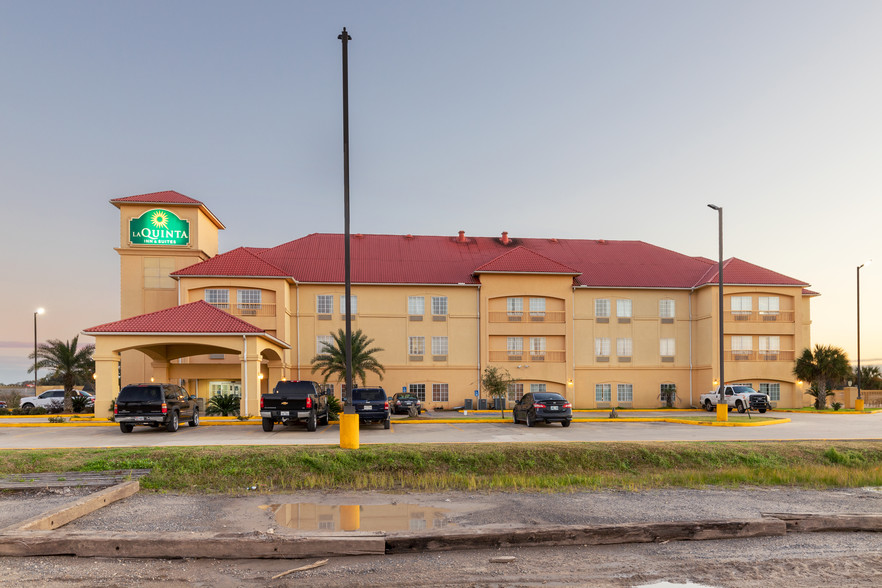 204 W Frontage Rd, Iowa, LA, 70647 Hotel Property For Sale