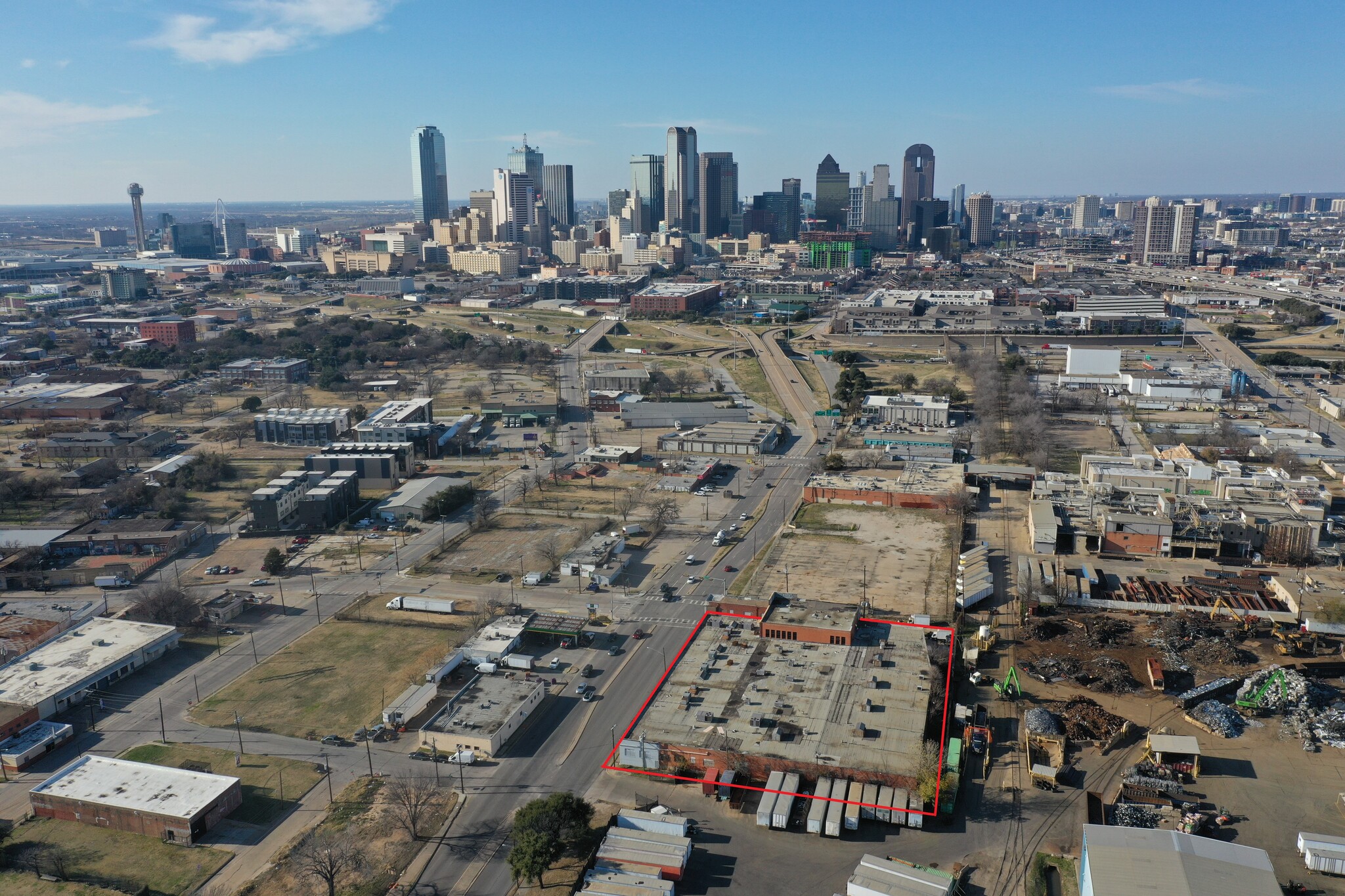 2102 S Cesar Chavez Expy, Dallas, TX for lease Building Photo- Image 1 of 3