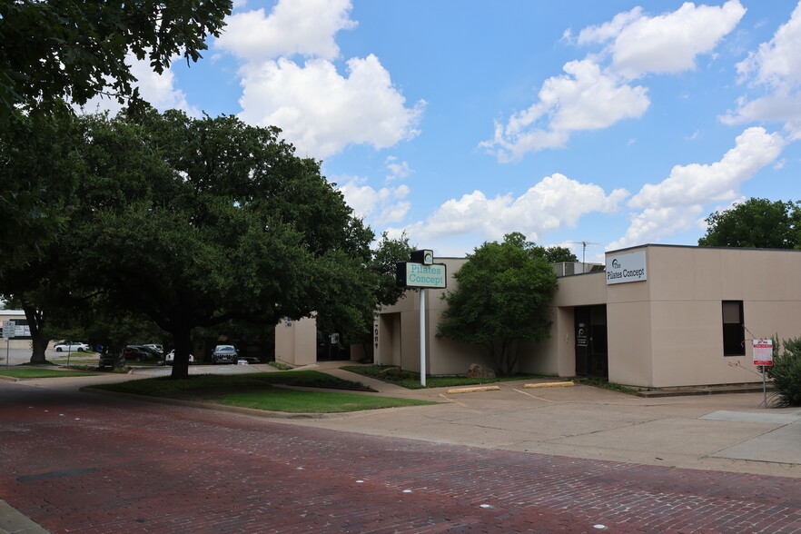 4201 Camp Bowie Blvd, Fort Worth, TX for lease - Building Photo - Image 3 of 18