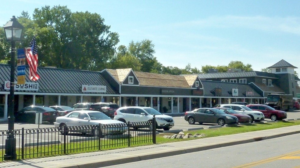 812-864 Lake St E, Wayzata, MN for sale - Primary Photo - Image 1 of 1