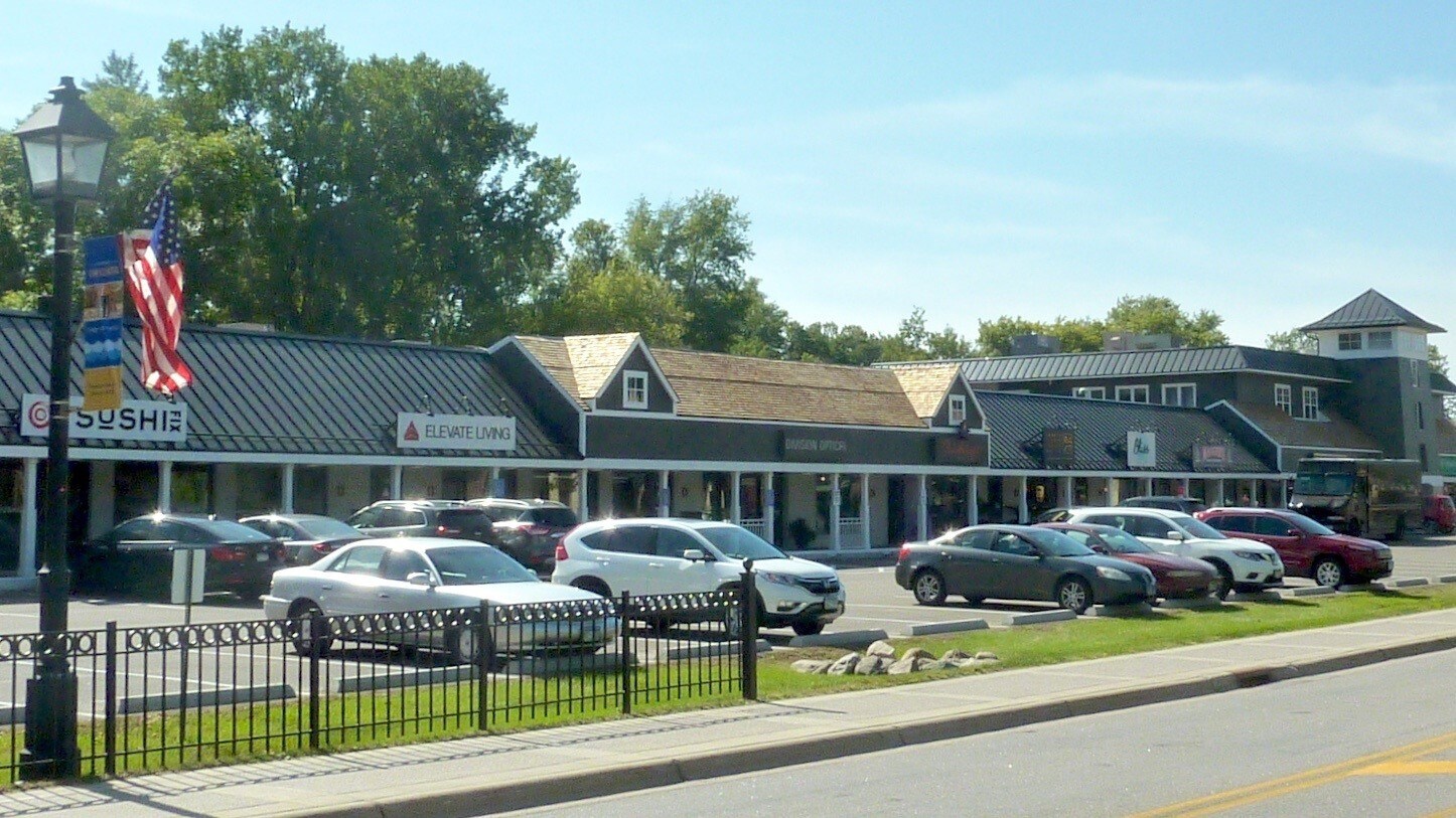 812-864 Lake St E, Wayzata, MN for sale Primary Photo- Image 1 of 1