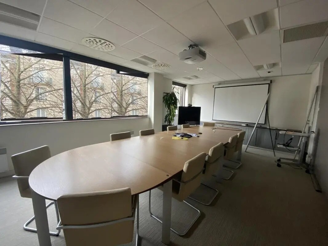 Office in Rennes for lease Interior Photo- Image 1 of 5