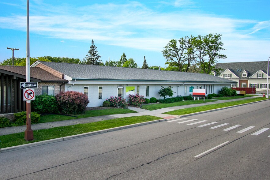 20304 Harper Ave, Harper Woods, MI for sale - Building Photo - Image 1 of 1