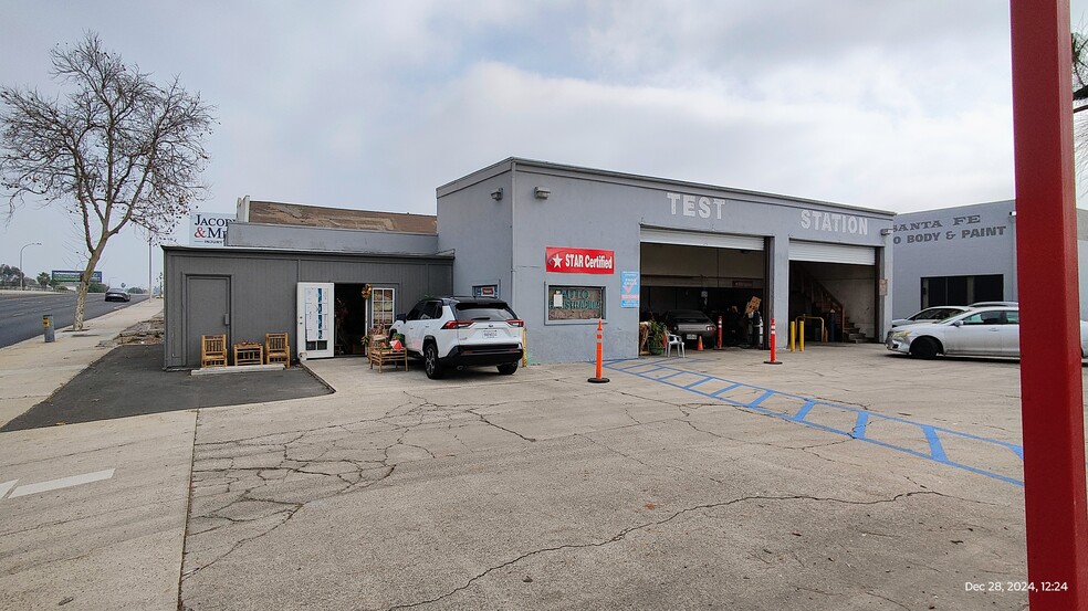 2414 W 17th St, Santa Ana, CA for lease - Building Photo - Image 1 of 10