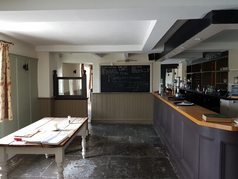 13 Frome Rd, Rode for sale - Interior Photo - Image 2 of 10