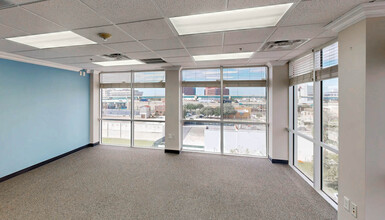 250 N Orange Ave, Orlando, FL for lease Interior Photo- Image 2 of 5