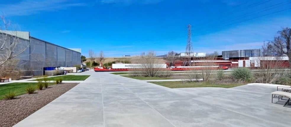 Carretera Vieja de Santander, 4, Santovenia de Pisuerga, Valladolid for sale - Building Photo - Image 1 of 13