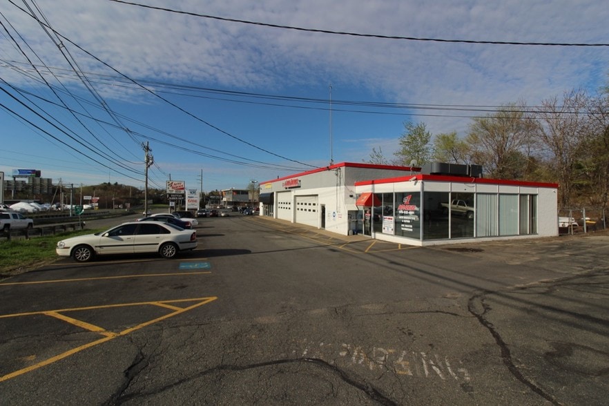 218 Newbury St, Peabody, MA, 01960 Storefront Retail/Office Property