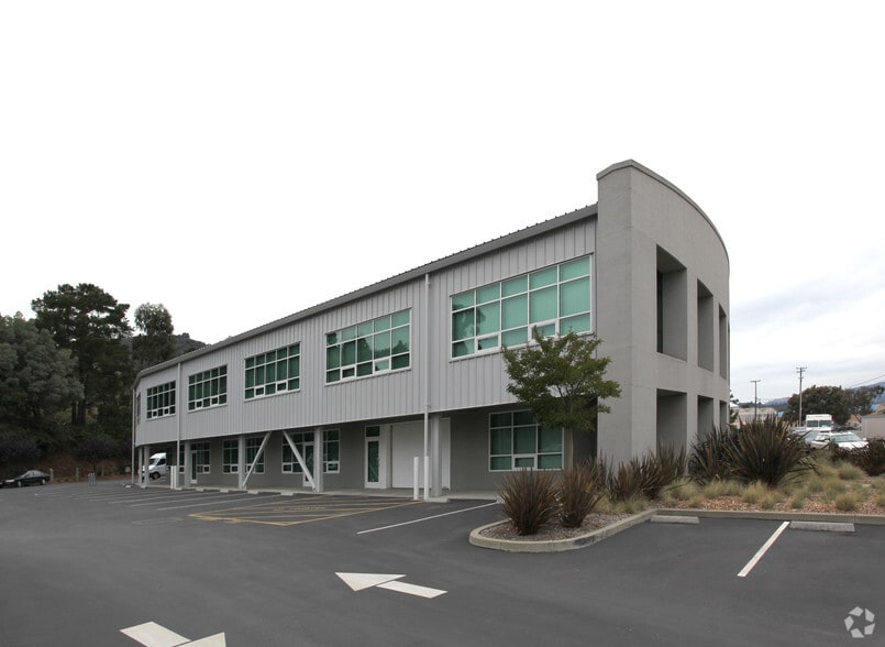 28 Liberty Ship Way, Sausalito, CA for lease - Building Photo - Image 2 of 7