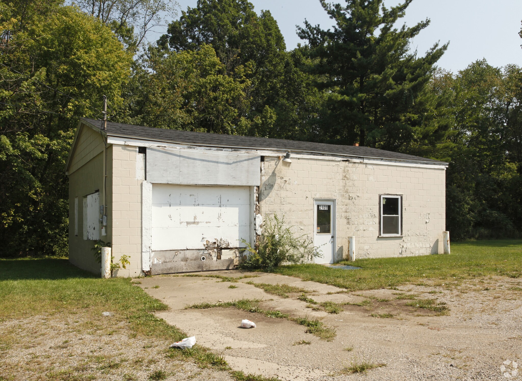 2409 Lansing Ave, Jackson, MI for sale Primary Photo- Image 1 of 5