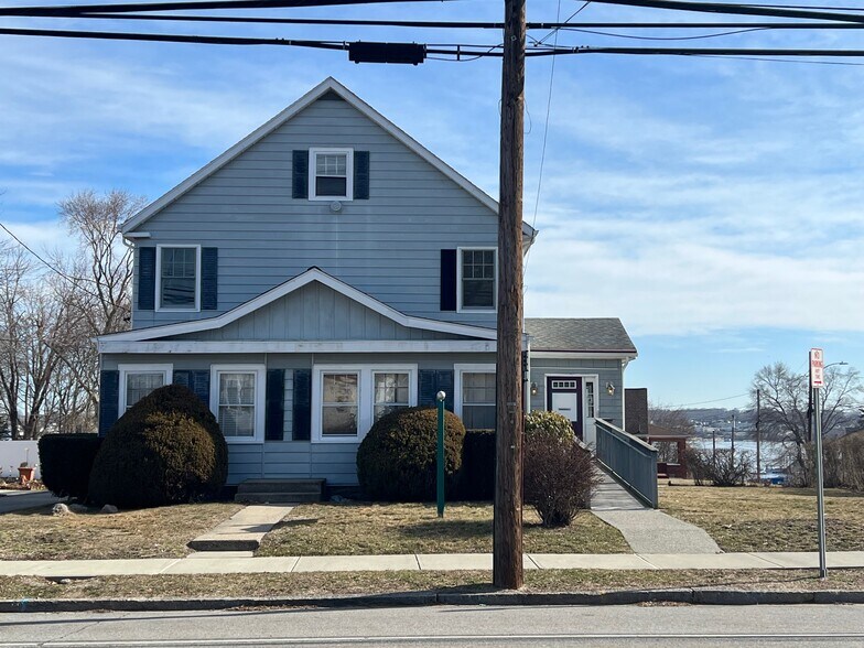 464 Montauk Ave, New London, CT 06320