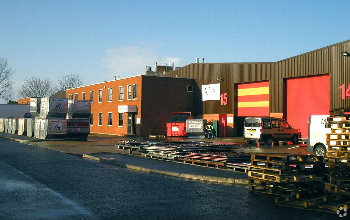 Staines Rd, Hounslow for sale Primary Photo- Image 1 of 1