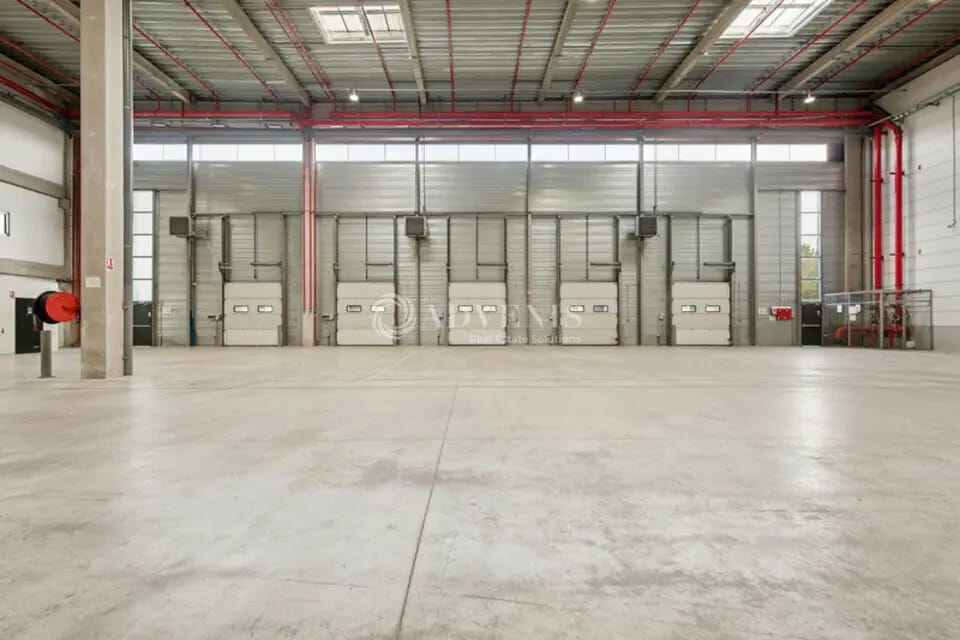 Industrial in Marly-la-ville for lease Building Photo- Image 1 of 11